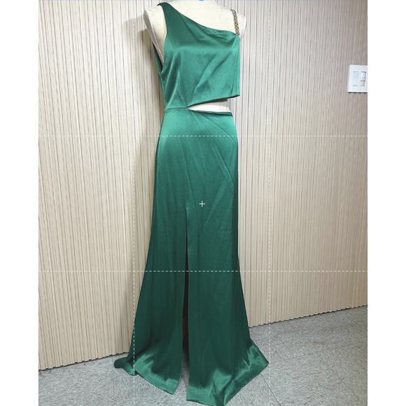 Alice + Olivia Karoline Chain Shoulder Cutout Gown In Emerald Size 8 - Picture 5 of 8